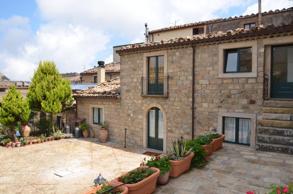 La Carretteria Guest House Mistretta Kültér fotó